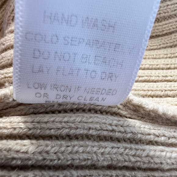 Isalis Ribbed Long Sleeve Cropped Turtleneck Sweater - Picture 11 of 11